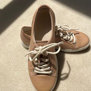 Beige leather Ecco sneakers 38